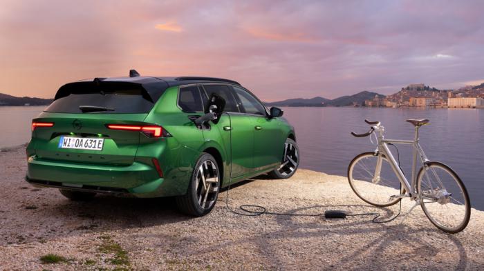 Opel Astra Electric: Κινητή πηγή ενέργειας με +35 χλμ. αυτονομία